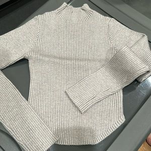 Grey sweater crop top